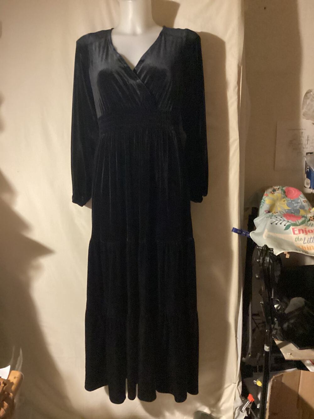 5146 Knox Rose Long-Sleeve Black Velvet A-Line Maxi Dress Size Small